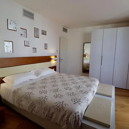 Portus Aparthotel *